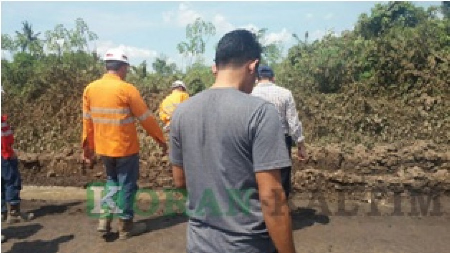 Air Limbah Tambang Rusak Kebun Singkong  Warga