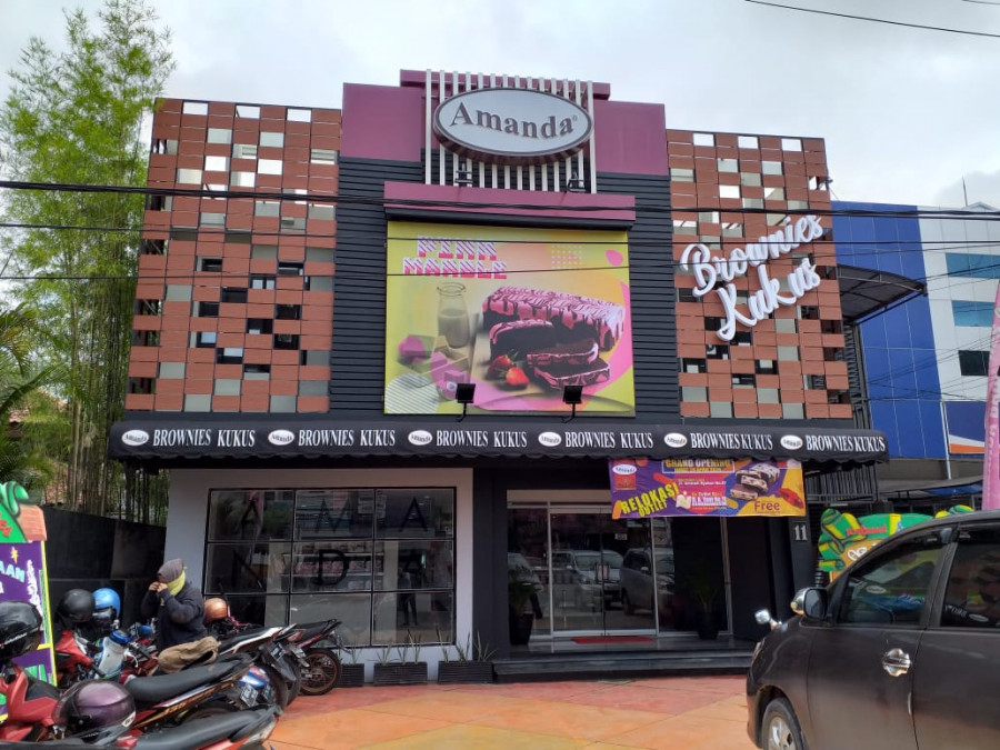 Lebih Dekat, Amanda Brownies Pindah ke Jl Ahmad Yani