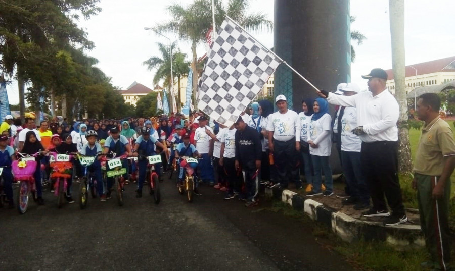  Jalan  Santai  Sepeda  Hias  dan Gowes Ceria Semarakkan 