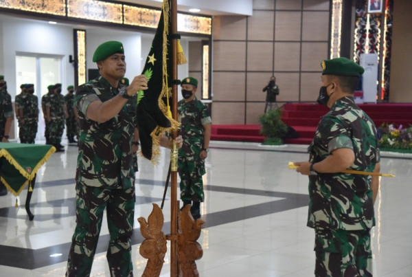 Kolonel Inf Dendi Suryadi, Putra Asli Kutai Kini Resmi Menjabat Danrem ...