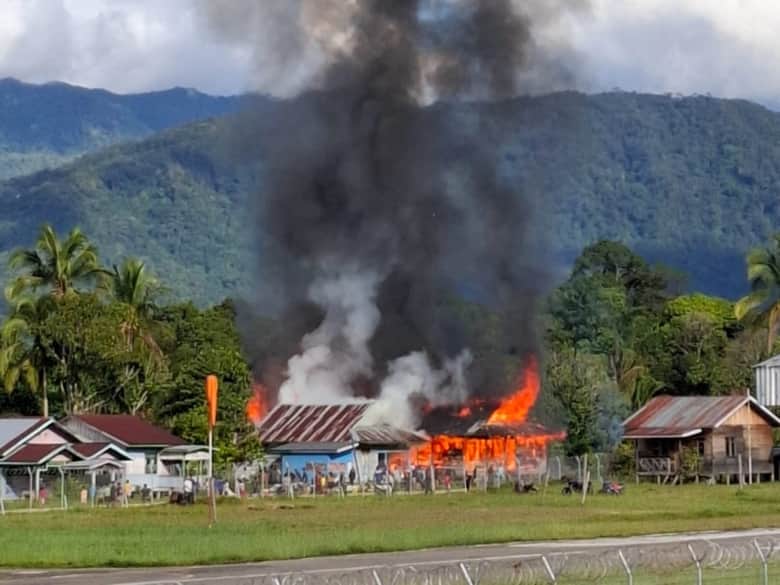 Kebakaran Mengerikan di Krayan Nunukan, Rumah Kepala Adat Besar Ludes Terbakar